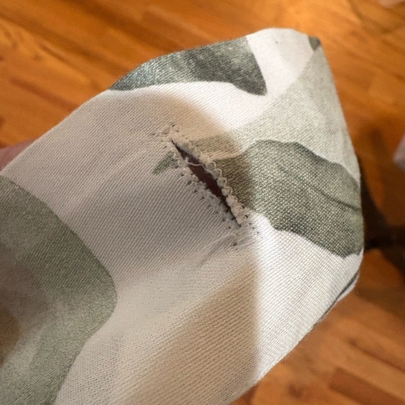 ▪️Urban Outfitters Daniella Shower Curtain - Picture 3 of 4